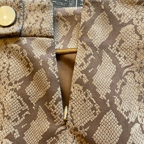 Snake skin look skirt - Picture 2 of 7